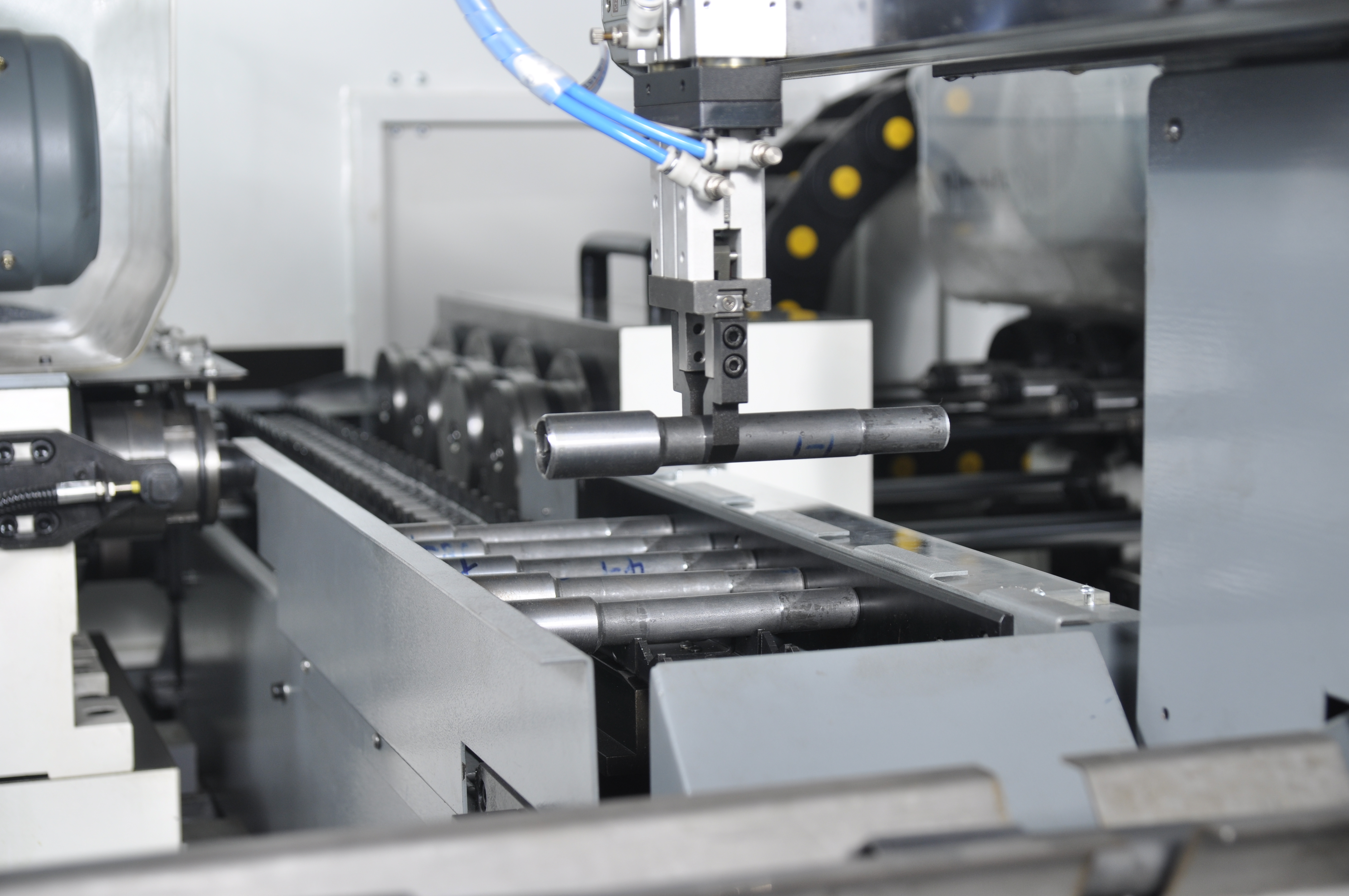 ZK2115×4BC/500A 深孔鉆床配置桁架機械手,加工輸入軸單機自動化