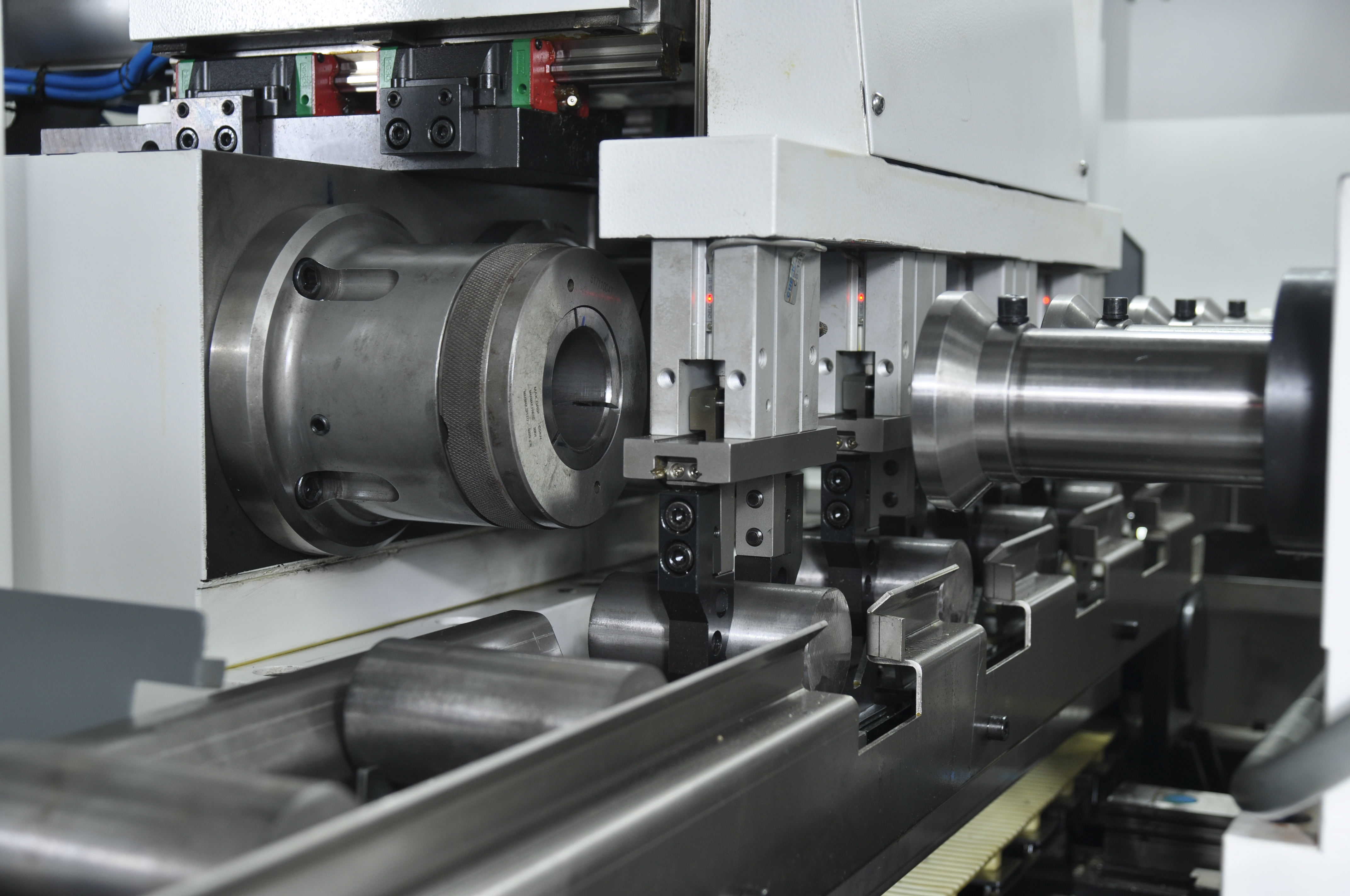 ZK2125×4/500 深孔鉆床配置桁架機械手,加工活塞銷單機自動化